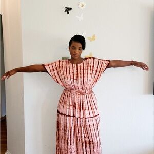 Elegant Pink Tie-Dye Dress